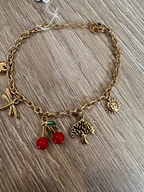 bracelet doré cerises, soleil, arbre de vie